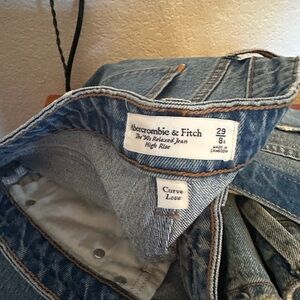 Abercrombie & Fitch High Rise Jeans
